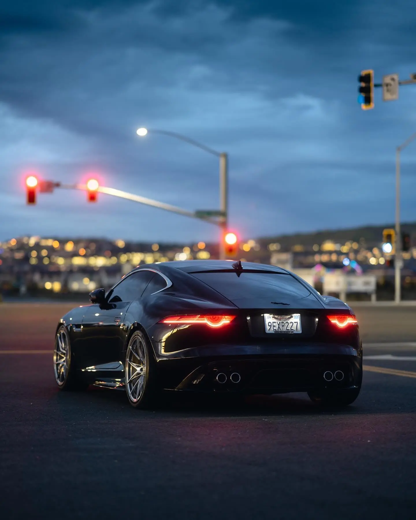 Jaguar FTYPE，Black .