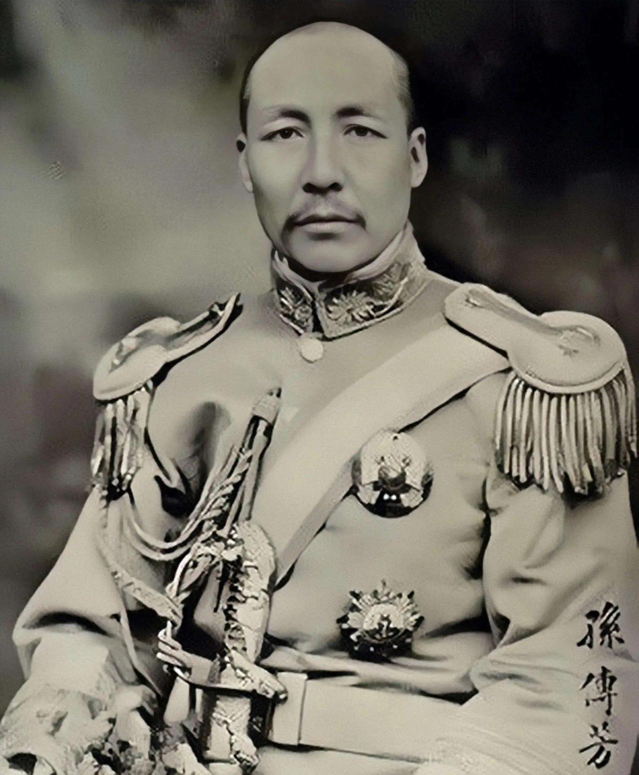 1935年，一名女子走到孙传芳背后，突然掏出手枪，朝着孙传芳连开3枪。第一枪子弹