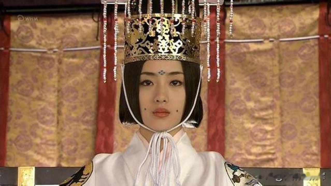 猜猜看：
“日本”上下缺心眼，猜一字。