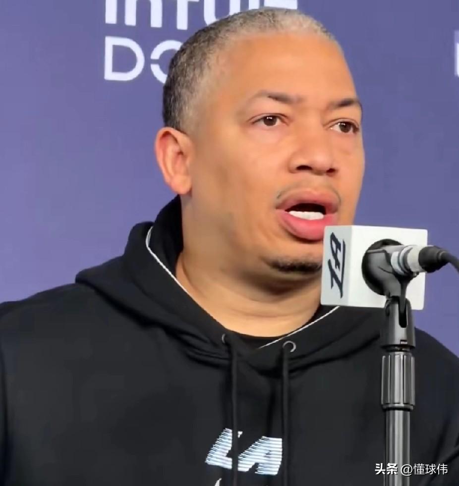 鲈鱼想念哈登！泰伦卢谈哈登：

“失去哈登。”

“对我们影响肯定很大。”

“