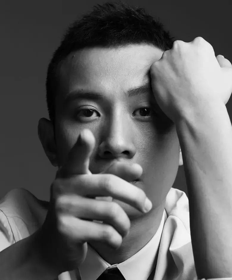 英语听力重要还是口语重要?听力难还是口语难?

交流是双向的，既要能听懂对方说什