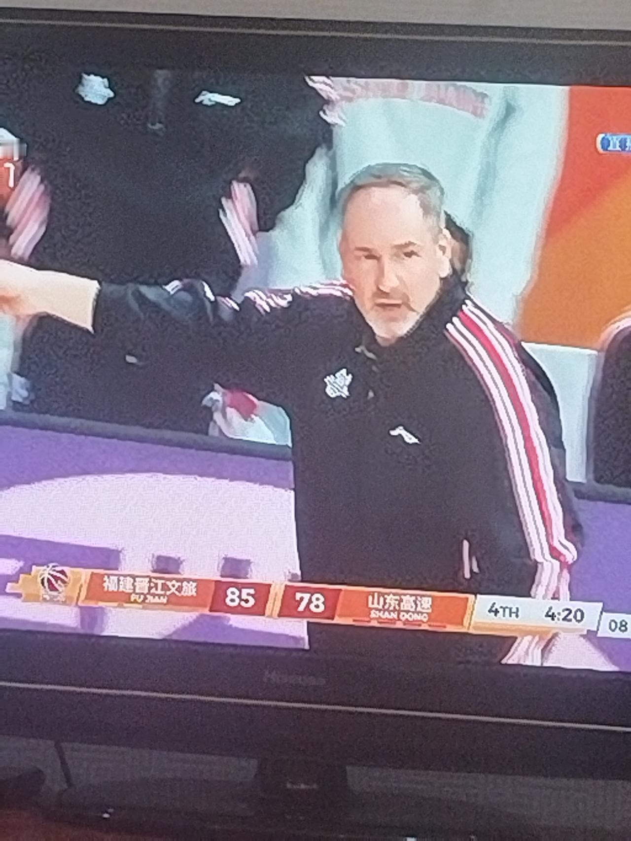 今晚CBA有4场比赛，这4场比赛能否爆出冷门？看看我的预测：
宁波胜同曦
江苏负