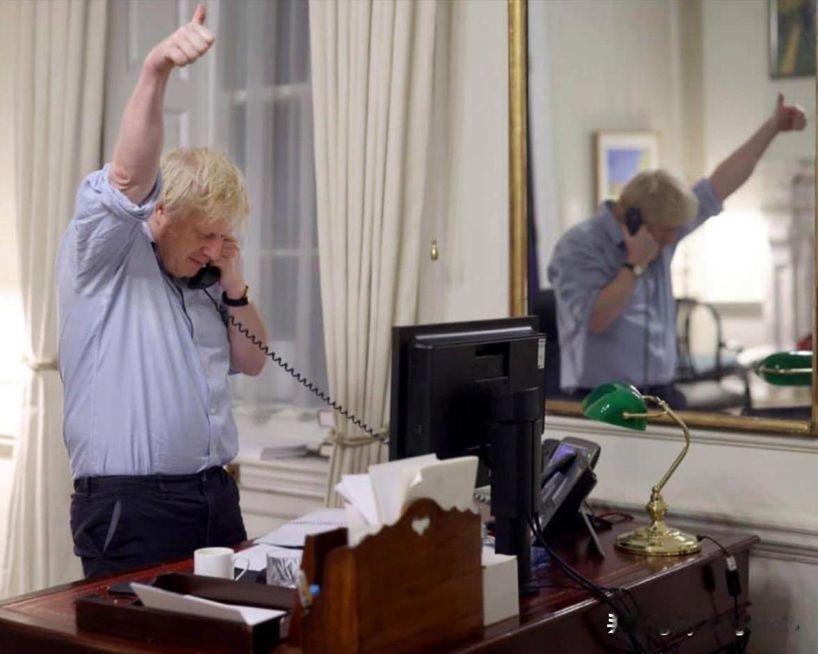 🇬🇧骗子鲍里斯·约翰逊现在正试图把自己塑造成唐纳德·特朗普的最好朋友。他写了