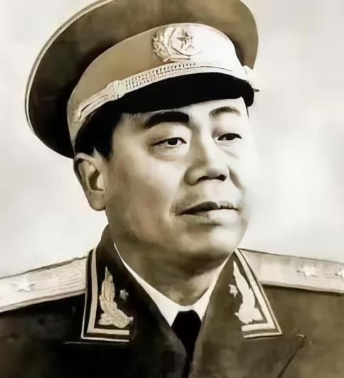 这事发生在新中国成立不久，国家整体条件还很艰苦，军队里的伙食标准普遍不高，空军刚