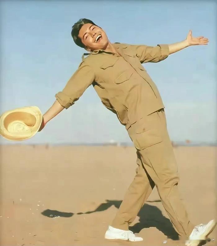 1985年尊龙在日本拍摄百事可乐广告时的照片 