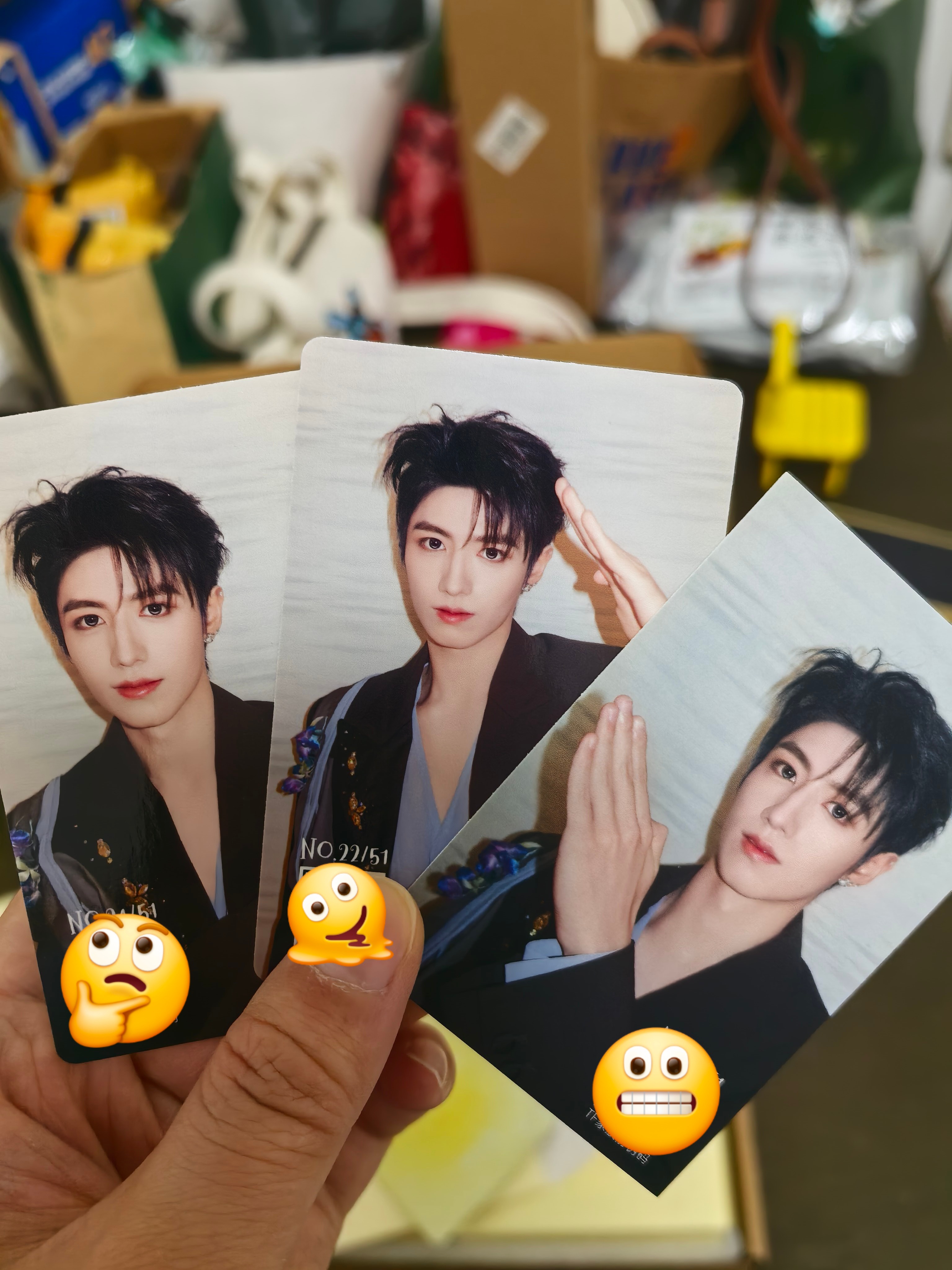 歪？这是哪位？你们见过朱志鑫吗？ 会不会做小卡？会不会选图呀？ 