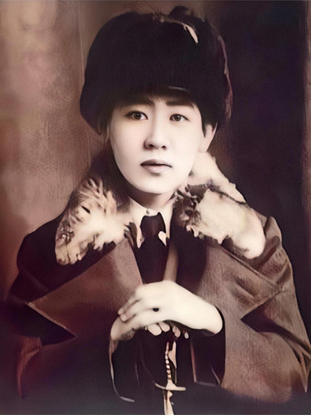 1924年的一天，18岁的川岛芳子哭着从养父川岛浪速的房间跑了出来，从此后，她便...