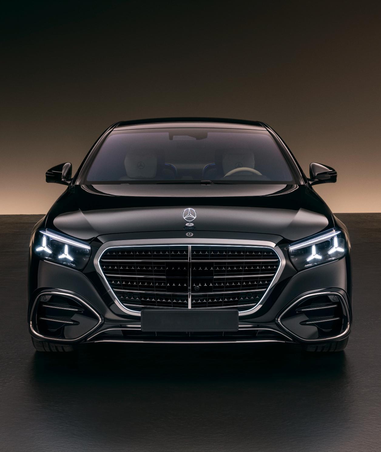 奔驰全新S级外观好看多了，大中网让S级也霸气起来，内饰屏幕布局也更和谐。接下来期