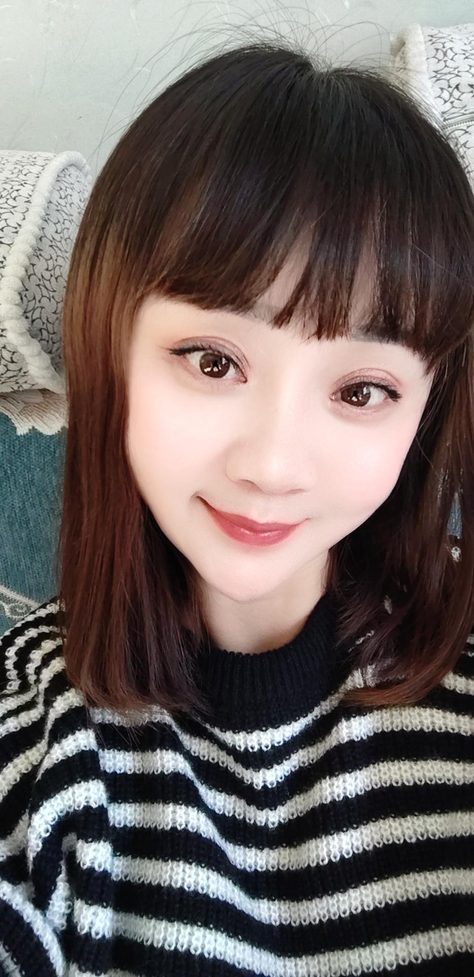 女人天生需要男人,你认同吗?女人天生需要男人”，我觉得这话有一定道理。

在社交