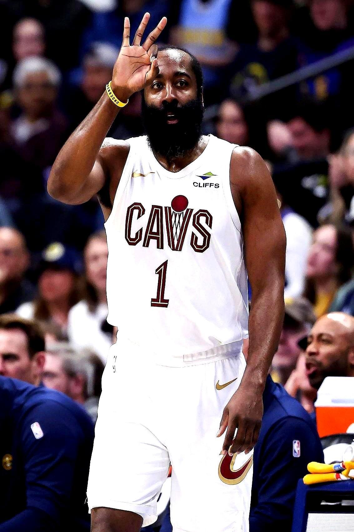 场均2盖帽的防守怪物回来了，哈登的助攻数据彻底压不住了，东部这天要变了。
 
你