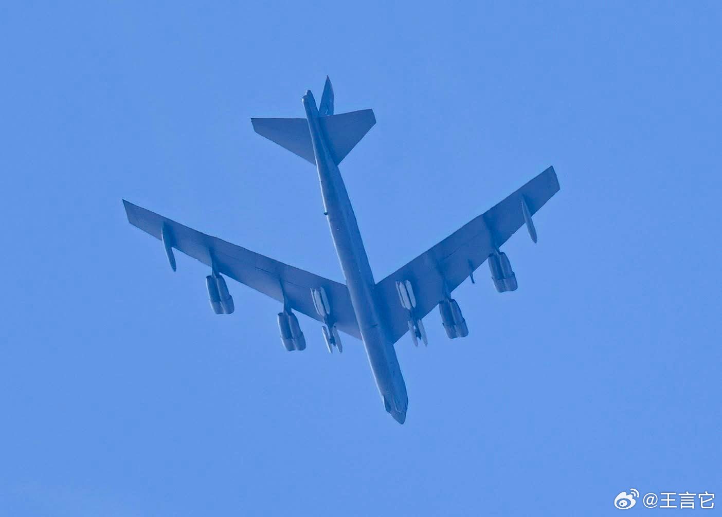 🇺🇸 突发新闻：     据《财富》杂志报道，特朗普提出的军费预算可能会使美