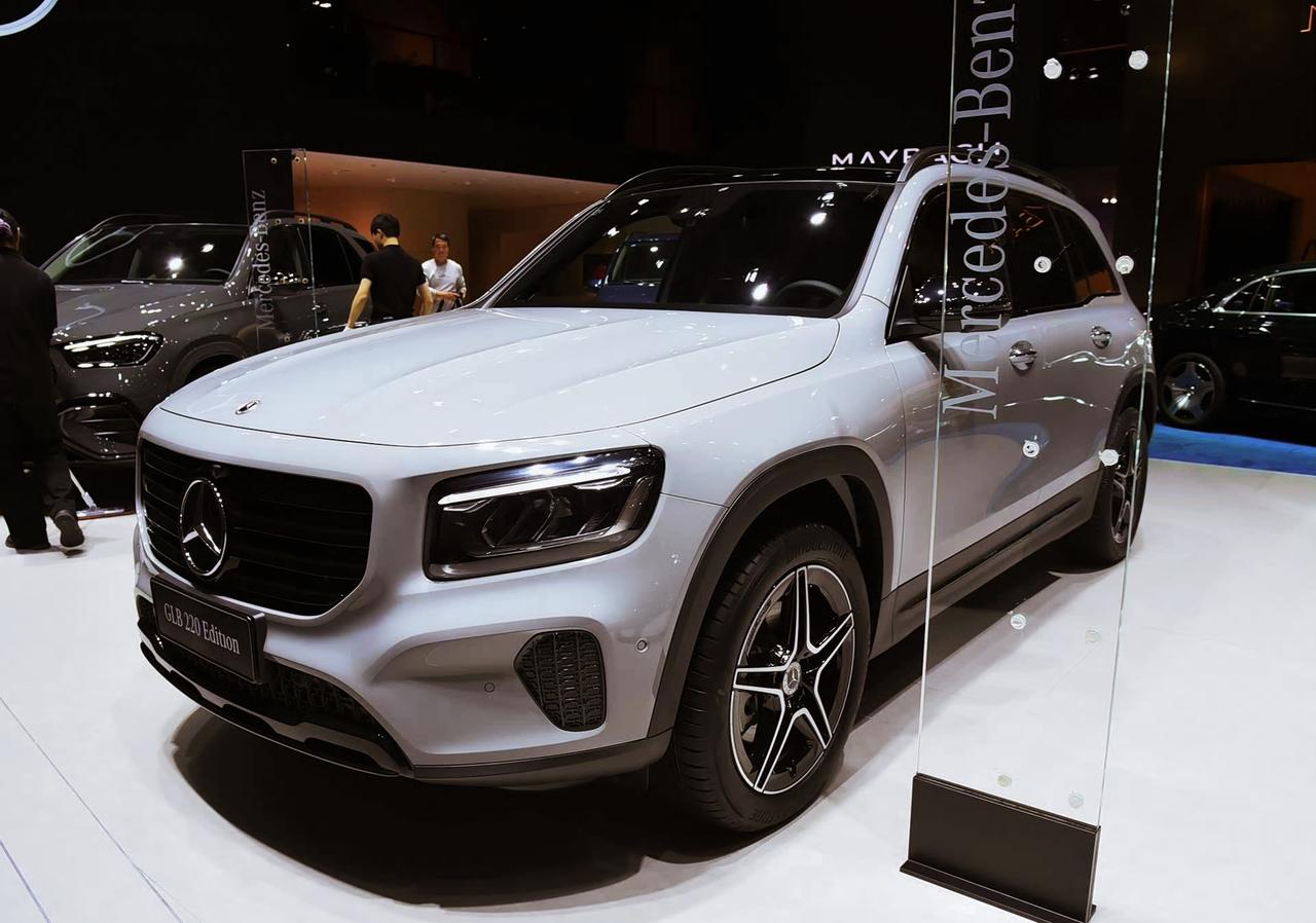 奔驰GLB 220典藏版上市，大五座SUV+夜色组件
在广州车展上正式发售
新增
