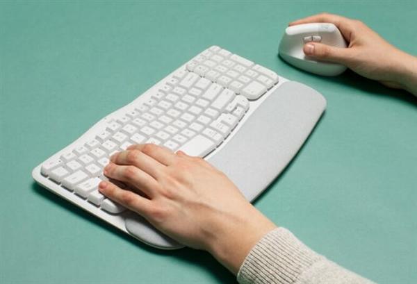 罗技推出了Wave Keys人体工学键盘，首发价格为499元。

Wave Ke