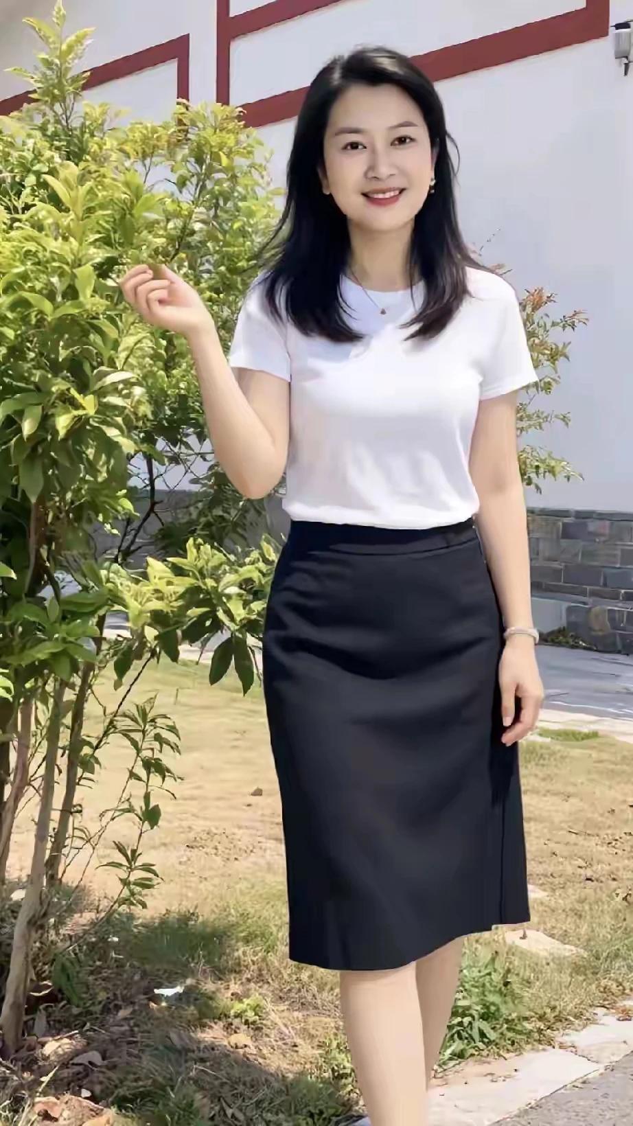 家庭关系中，不计较琐事对错能让家庭氛围更和谐，更加轻松愉快。
家庭中多一些包容忍