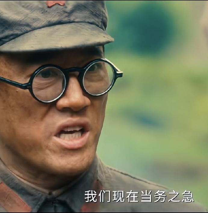 博古真的没自信，看得我真着急。
遇到事情，每次总问李德怎么办。
我在屏幕前真着急