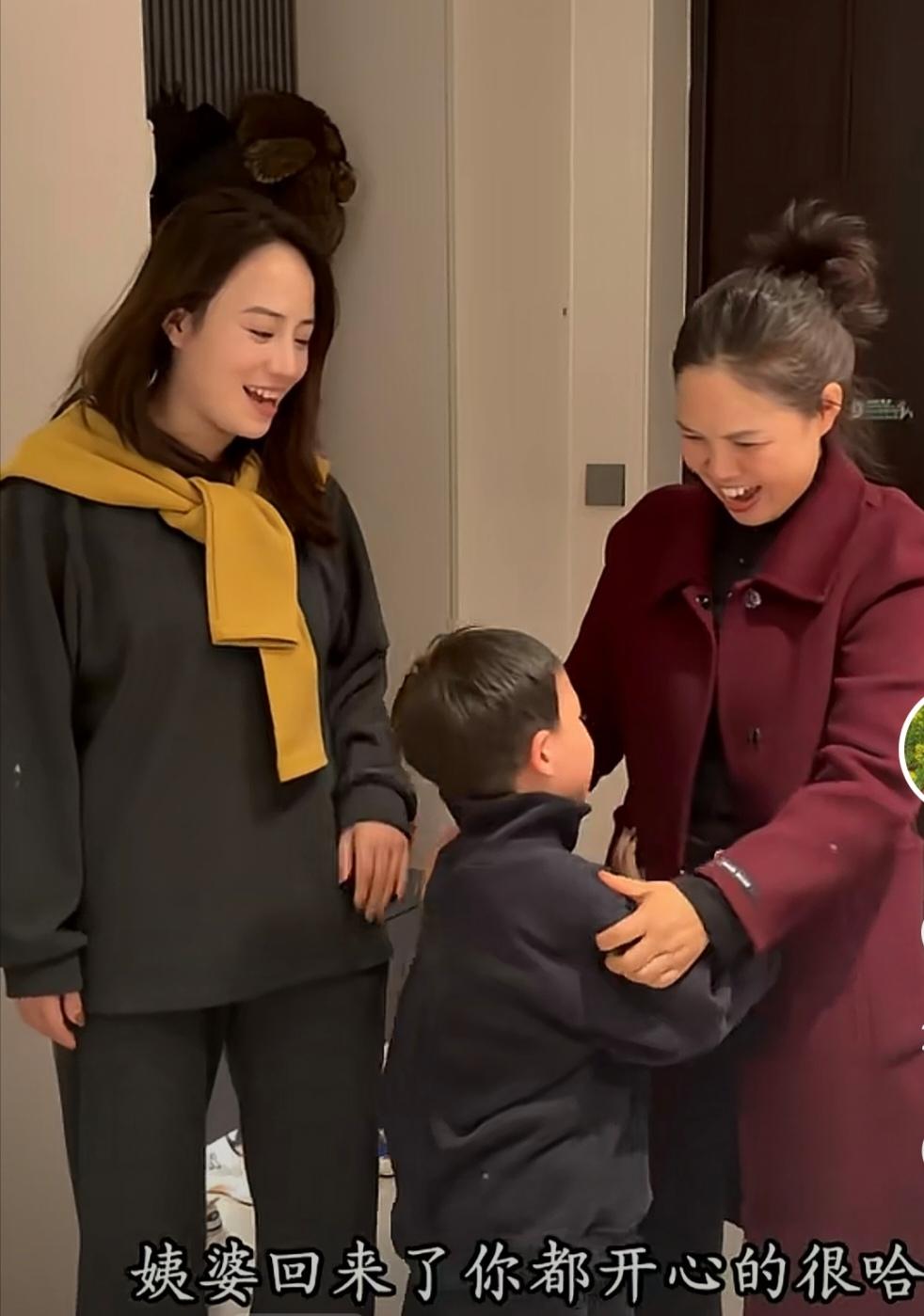 小妹儿为什么把小二娃辞退的阿姨又请了回来？？
自小妹儿与小二娃离婚后，小妹儿干得