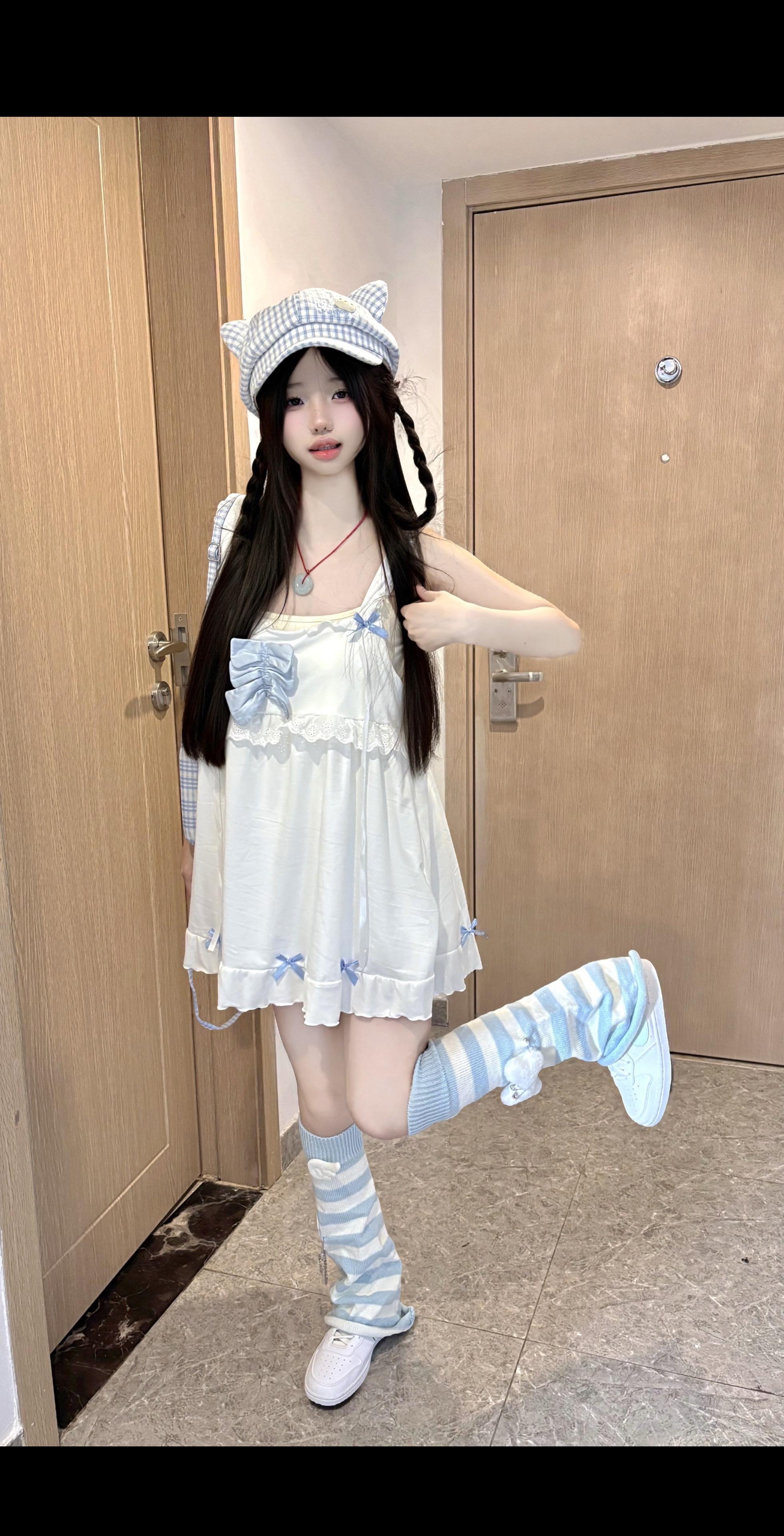 注意看 这个女人叫小美•̀֊•́。