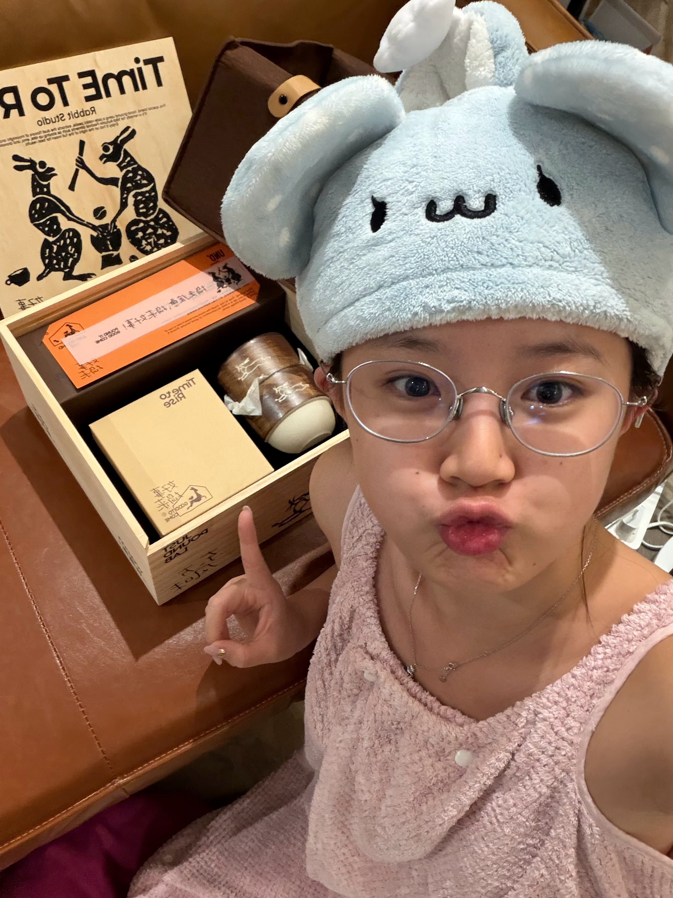 一回家就收到了UnderStress给我寄的中秋礼盒嘿嘿 太宠我了[污] 小兔子