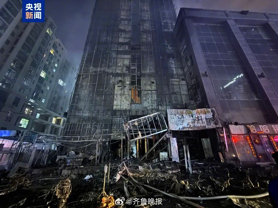 【#太原高层建筑着火致24伤#】#太原火灾# 3月28日晚，山西省太原市亲贤街一