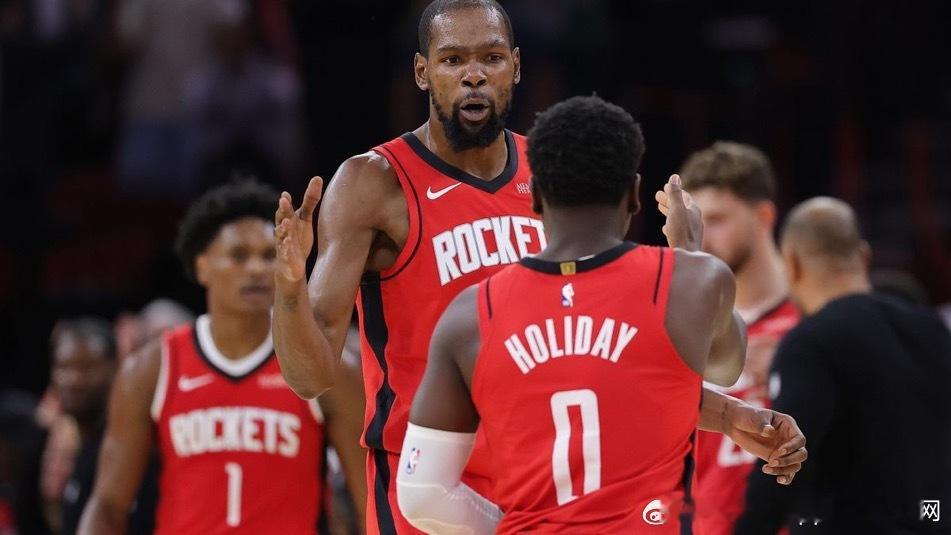 【霍老三的奇袭】“职业典范”：伤病潮中，阿隆·霍勒迪为火箭挺身而出“他可能上不了