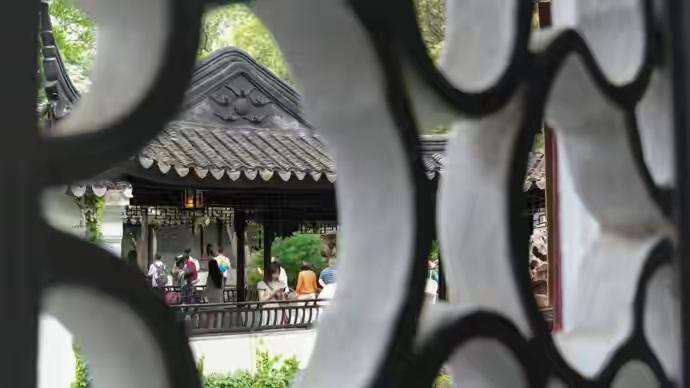 苏州拙政园打破74年惯例啦！从6月19日到10月7日，开园时间提早到早晨6点45