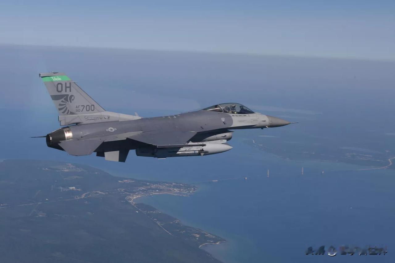 【最新消息：美国战机长期在委内瑞拉附近空域巡逻】
华盛顿时间2025年11月29