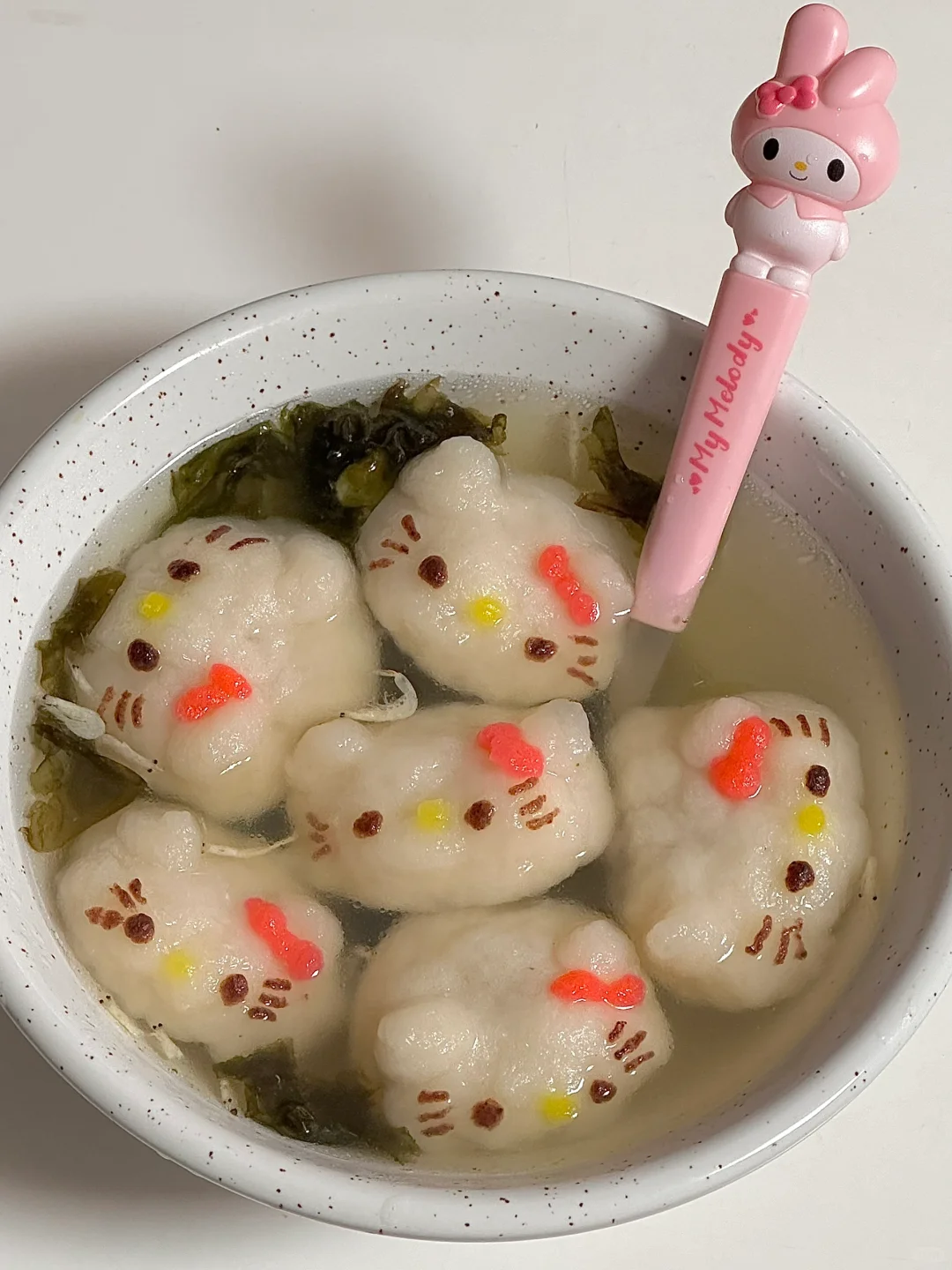 Hello Kitty包心鱼丸虾皮紫菜汤