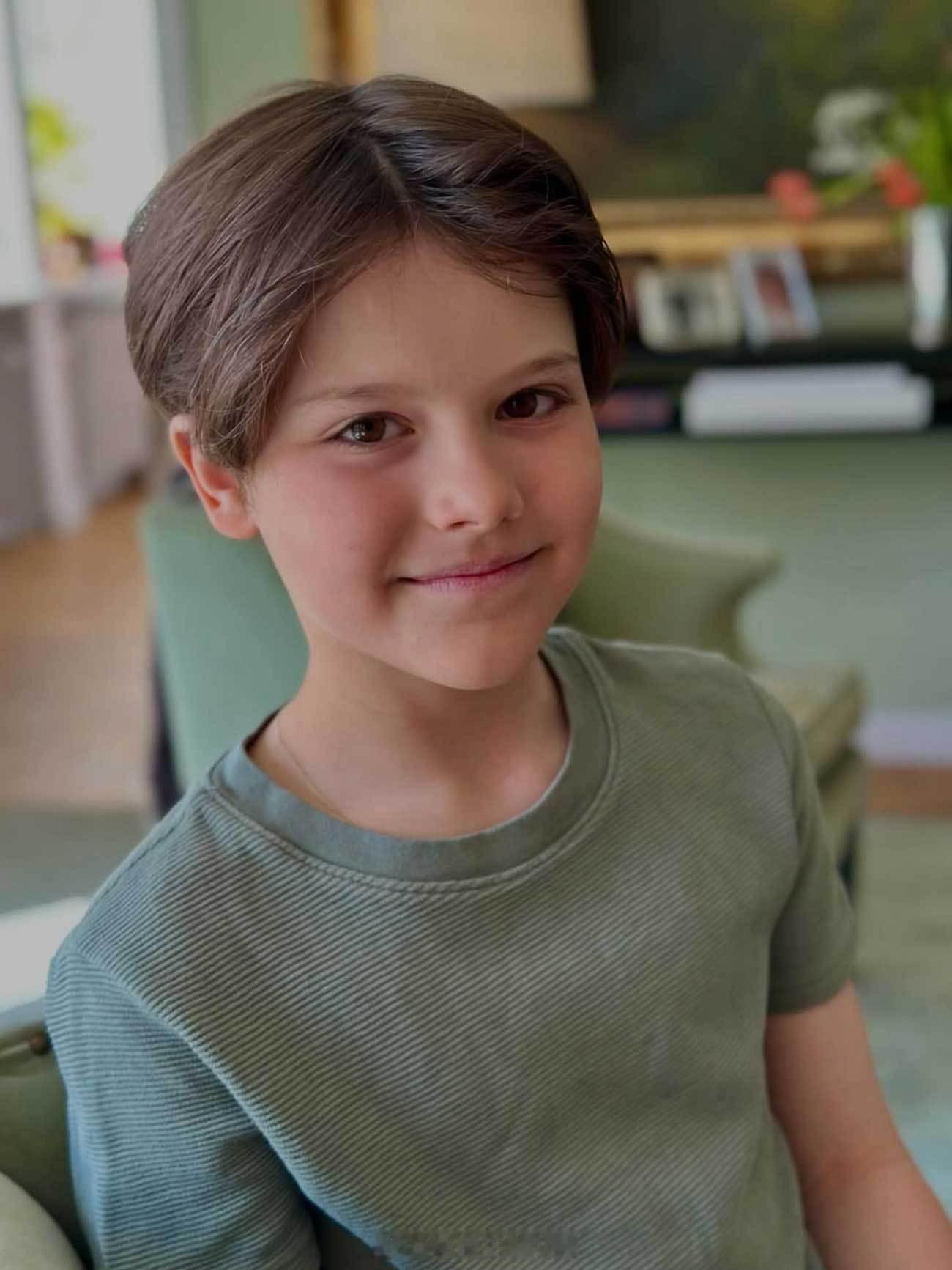 4.19 瑞典亚历山大王子庆祝10岁生日，卡尔-菲利普的大儿子。他偶然能看到点父