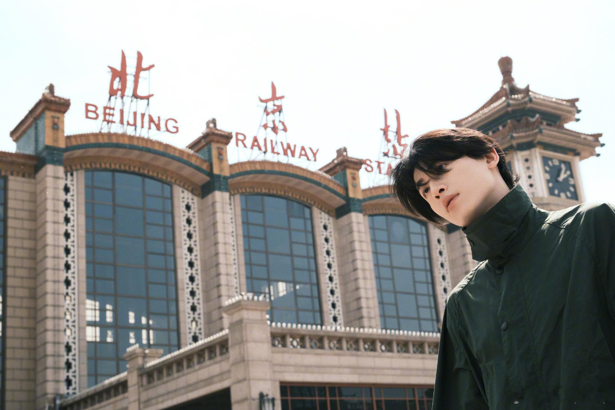 辛云来第一章回村辛云来 村草回村 哟哟哟这是哪里来的俊小伙原来是俺们村草辛云来啊