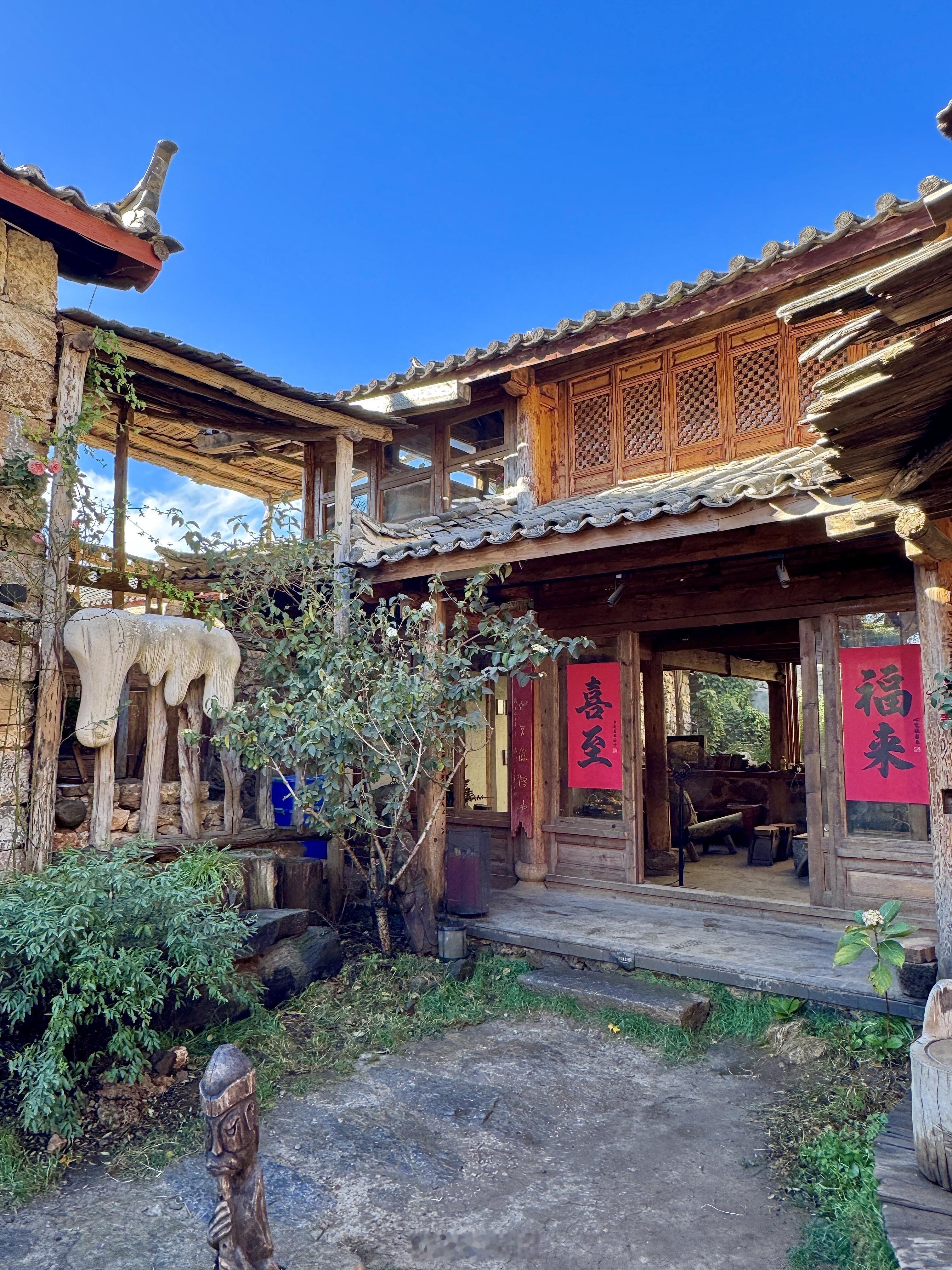 奔跑吧白鹿和孟子义是咋找到这儿的啊…丽江玉湖村的这家真的漂亮，怪不得之前跑男都来