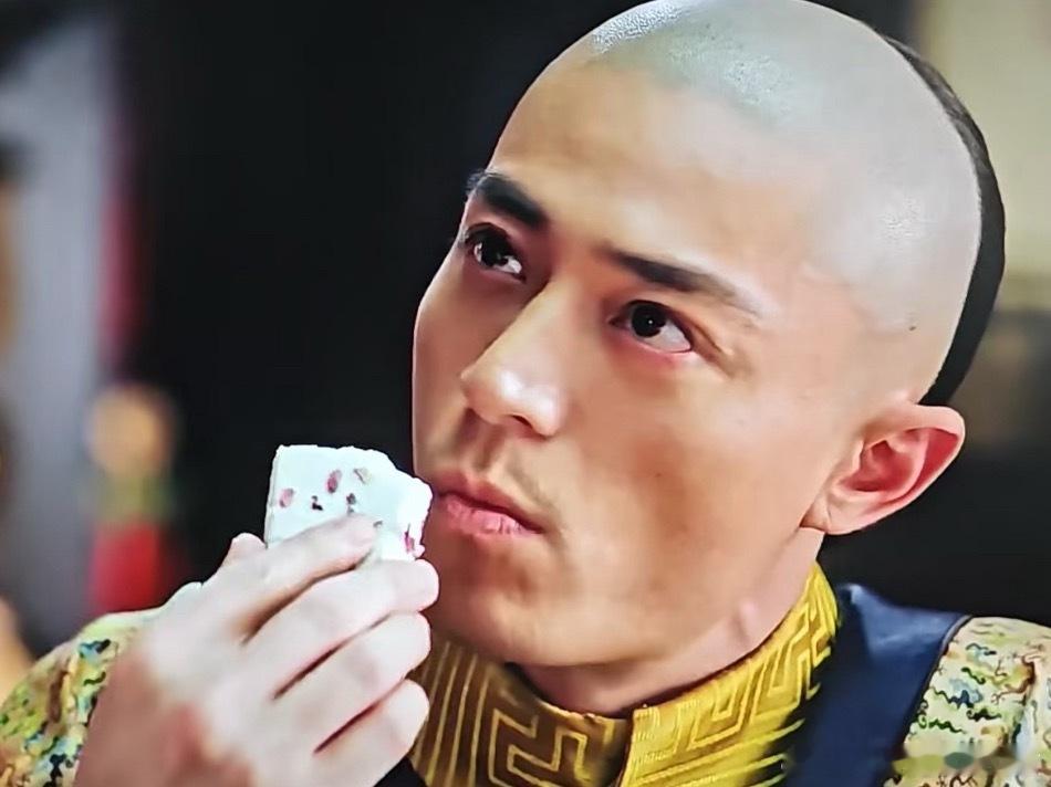 这是正经皇上吗确定不是阿箬点的老年模子哥吗 ​​​