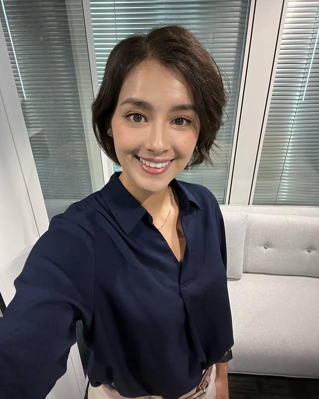 她是2020年香港小姐冠军，在TVB也拍过几部电视剧，都是饰演一些绿叶角色，以前