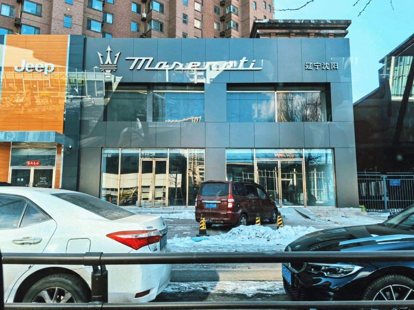 玛莎拉蒂沈阳店又回来了，就是这个新店位置有点太有烟火气了…不过有总比没有强。 