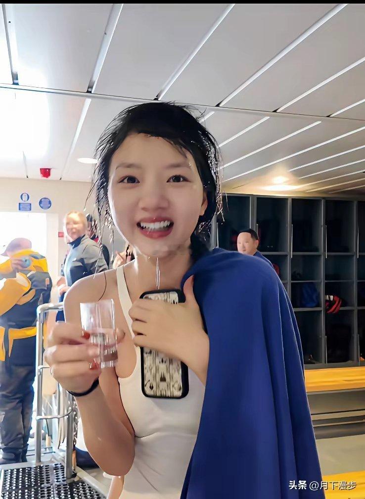 现在全网最懵的估计就是任敏了吧让她没想到的是，她发布的南极跳水视频评论区都在都喊