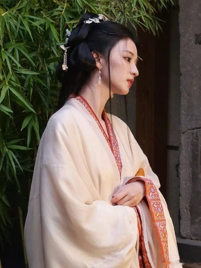 王楚然在《柳舟记》中表现出色，颜值与演技并存，期待他未来更清醒地为自己的事业努力