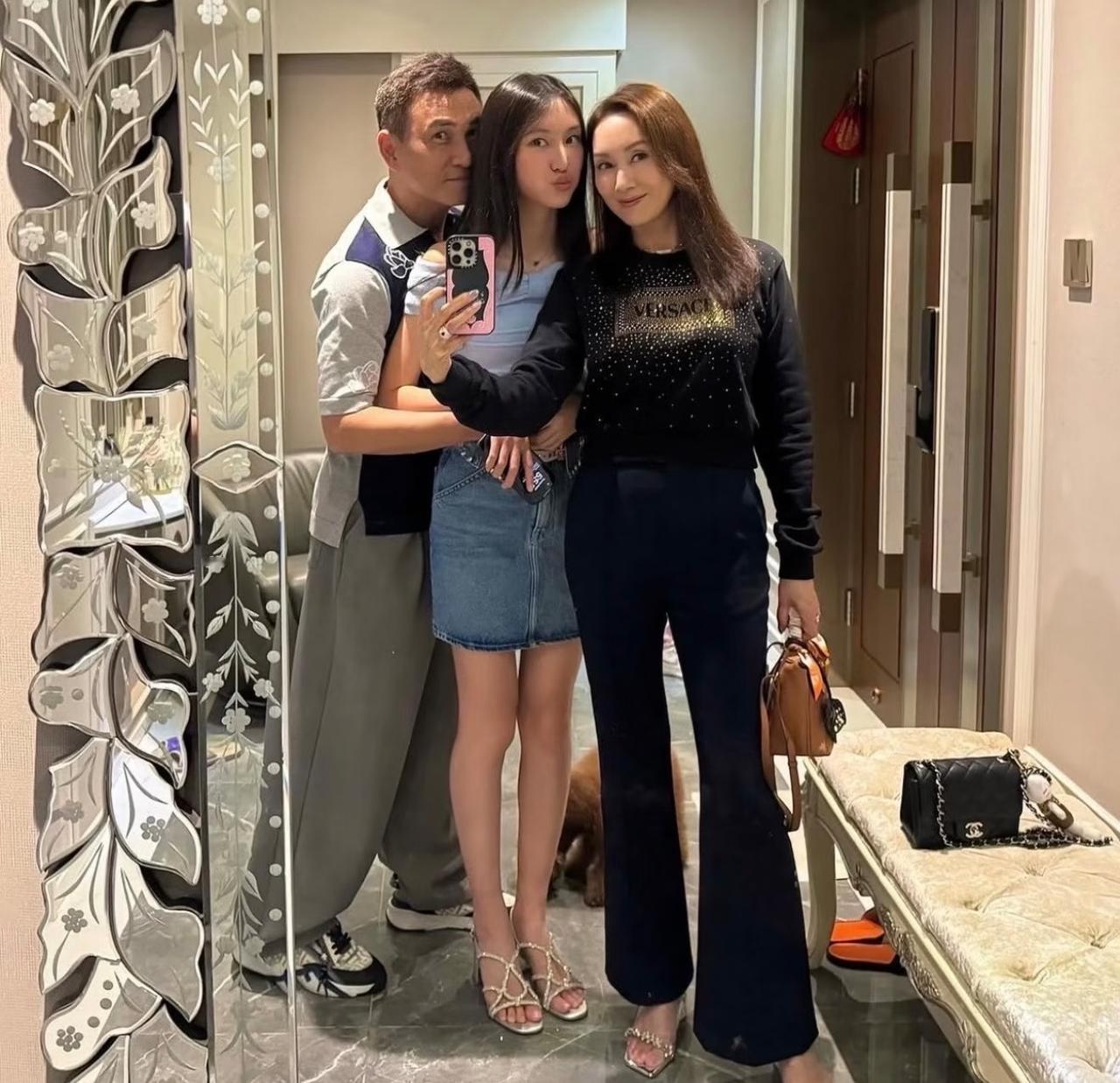时间过的真快，郭可盈和林文龙已经在一起31年了。

他们的女儿也长成大姑娘了，一