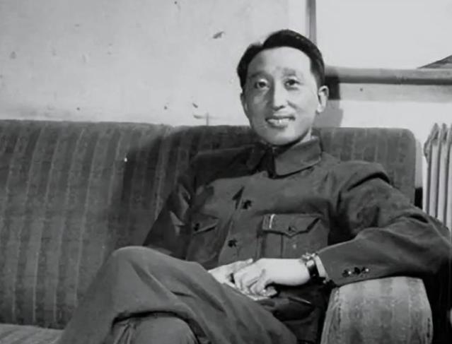 1972 年，开国少将张学思的夫人谢雪萍，亲手将一封申诉信送到中南海门口。毛主席