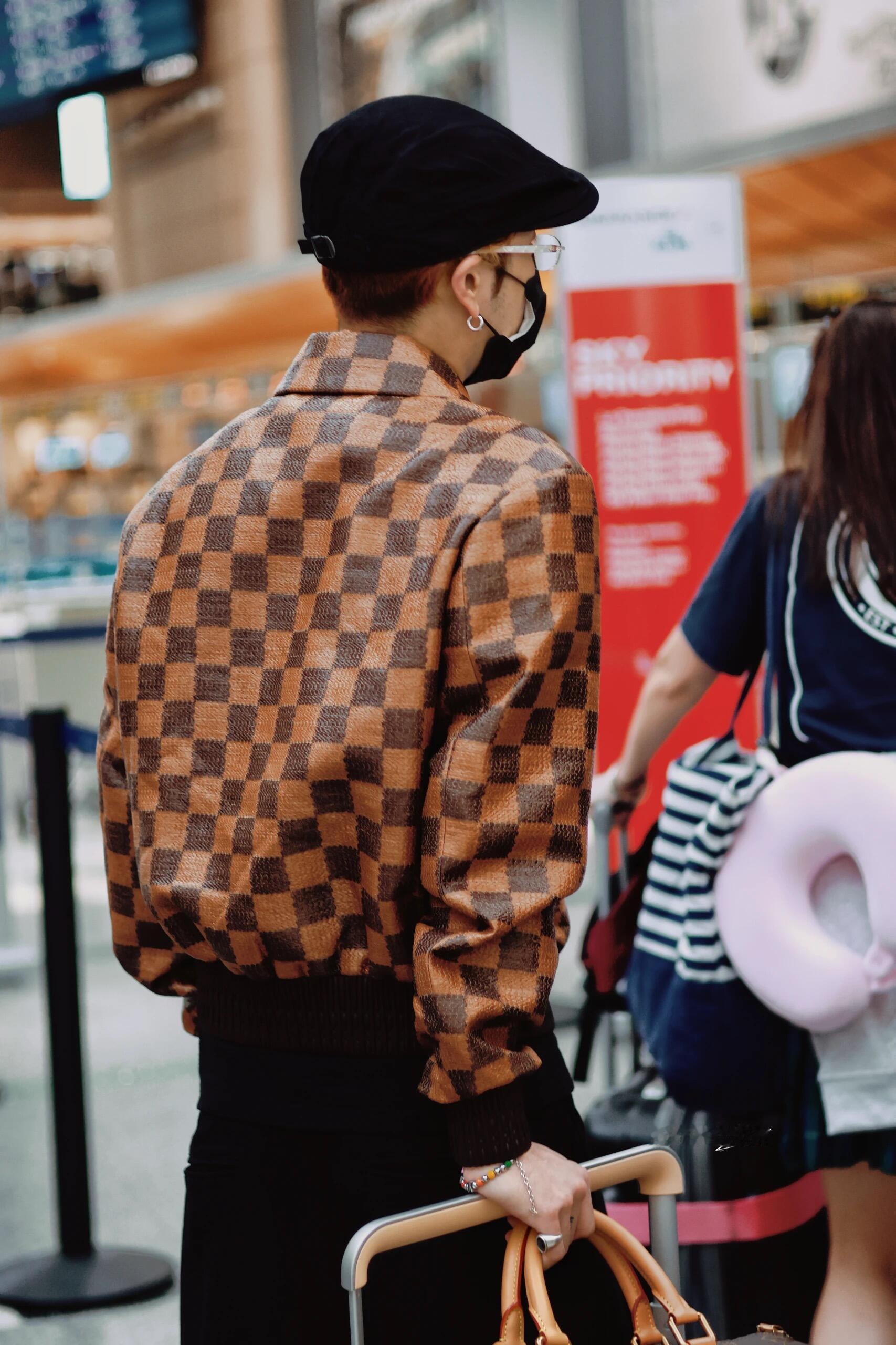 LV man上班！🧳🤎✨ 