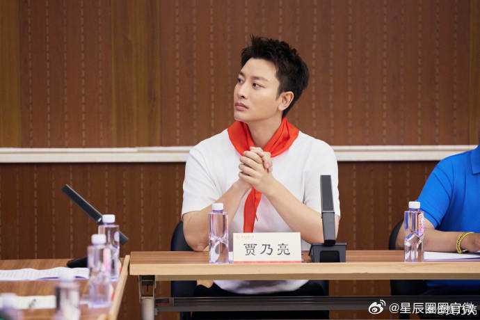 贾乃亮捐赠物资驰援西藏 驰援西藏，贾乃亮捐物资正能量。 ​​​
