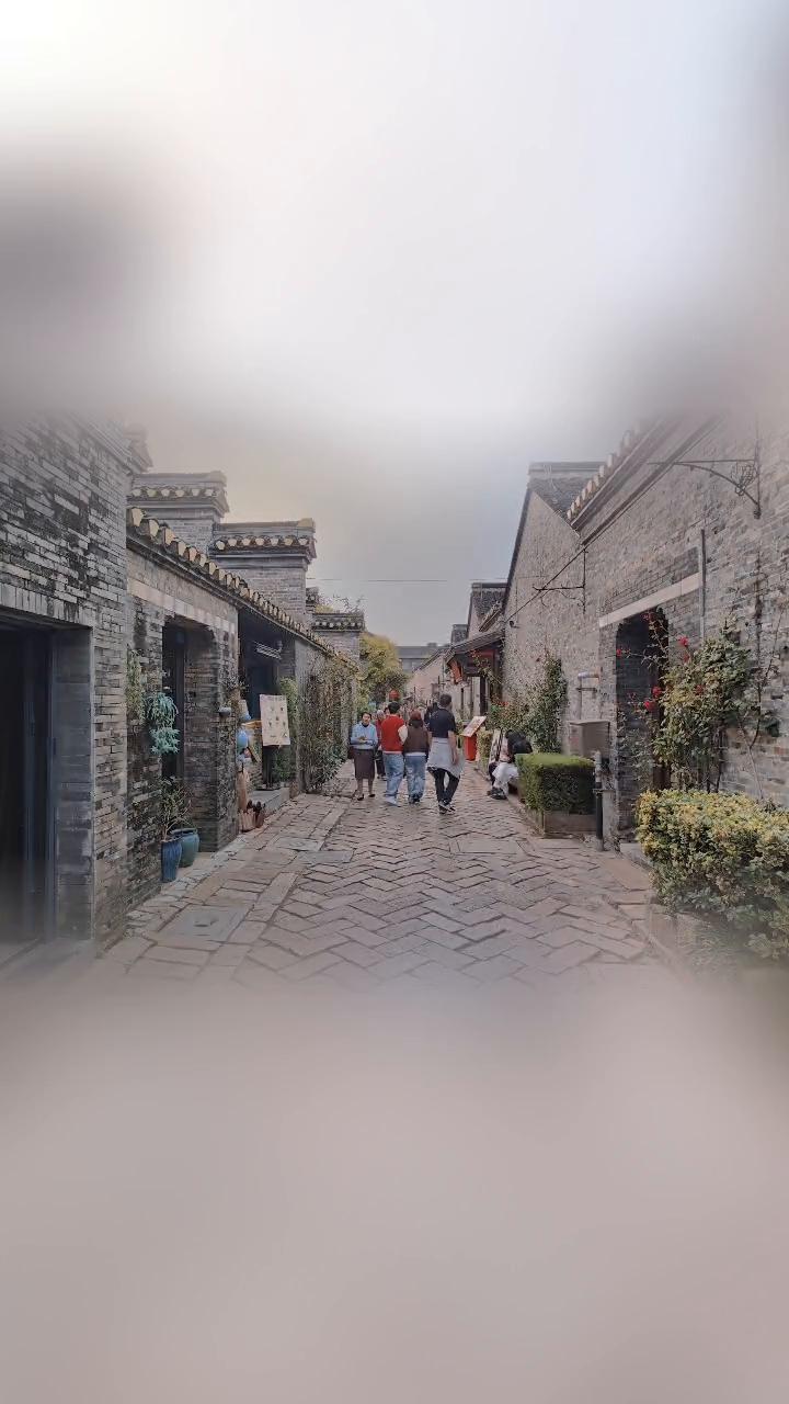 关于秋天的一切。
the party number two to thirty 