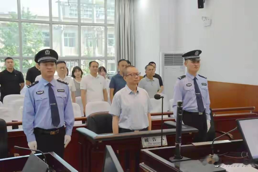 🔥 受贿3510万！贵州省总工会原副主席梁伟一审获刑12年

7月8日，毕节市