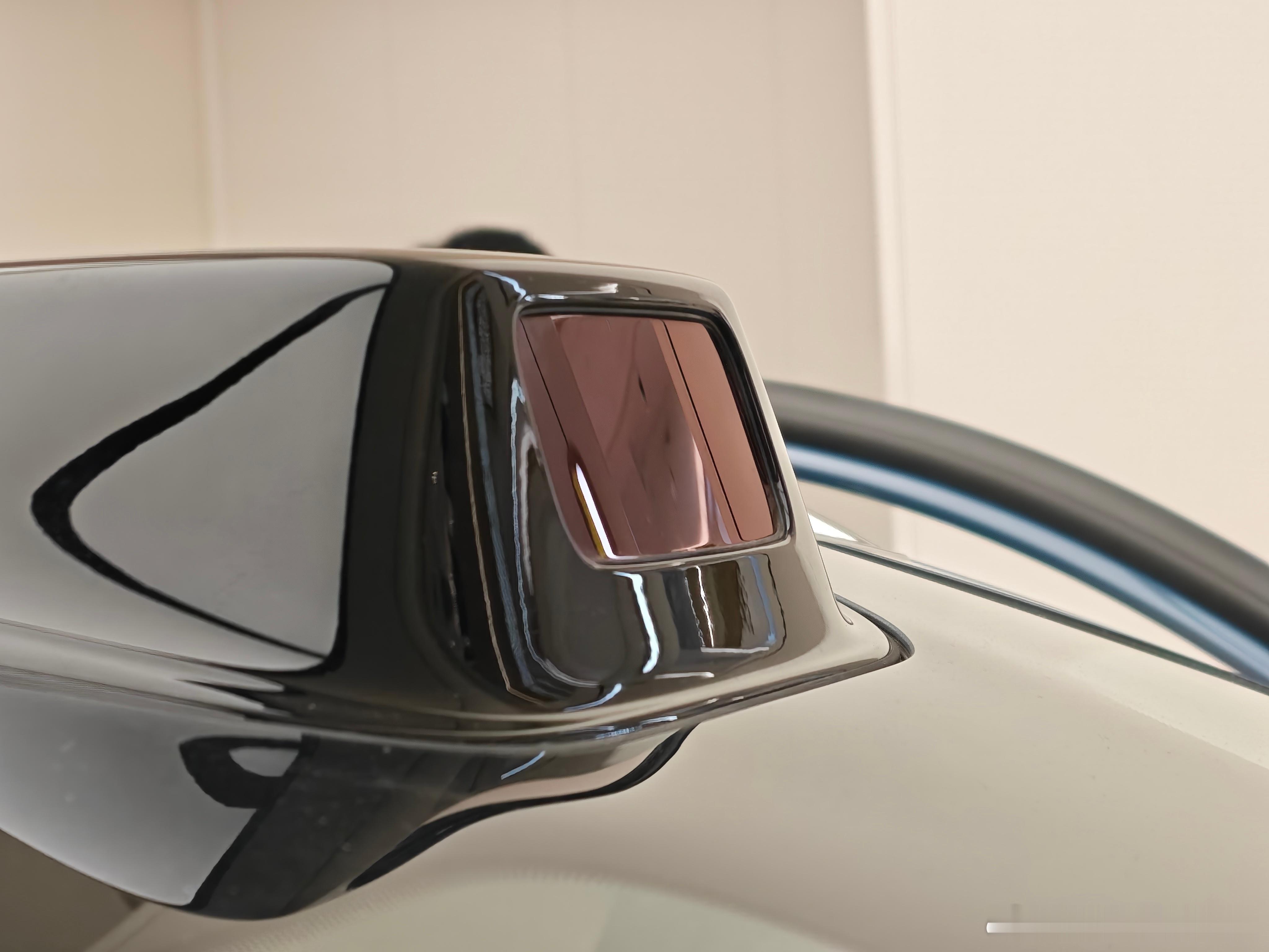 尚界h5 激光雷达设计的很神奇陷入雷达盖板里面，图1-4来自三台不同的H5图5-