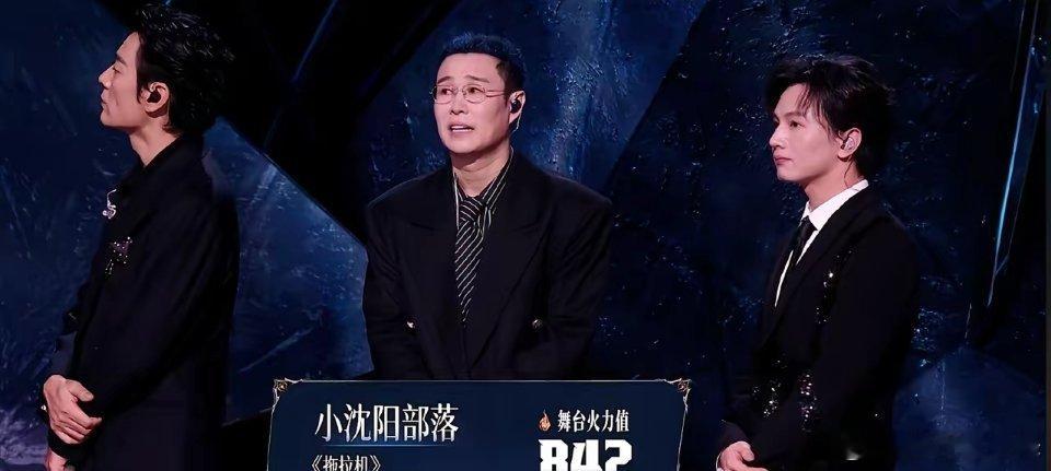 估计小沈阳心里早就知道，他们二公赢不了，所以在正式表演之前，他们花了5分钟带着现