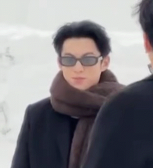 寒冷又开朗哈哈哈哈哈（cr🫘王鹤棣宇宙闪烁请注意