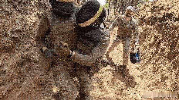 凤凰新闻【血腥的乌克兰刀战训练：这种现代战场上最后的实战白刃课，值得借鉴吗？】一