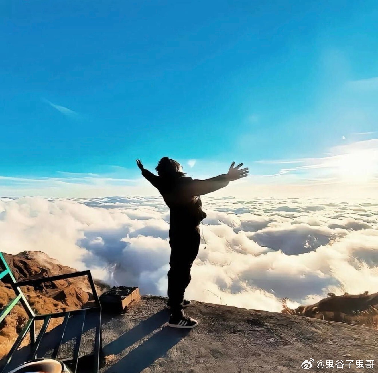 明天中午才开放进群，现在留言就行！留言以后任何（主动联系）的都是骗子，请勿相信！