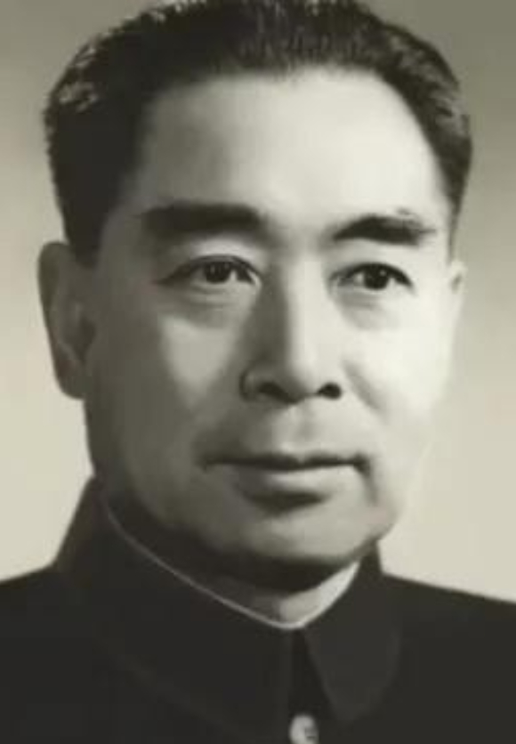 1949年新中国成立，中央人民政府设立六位副主席，涵盖党内元老与党外民主人士。以
