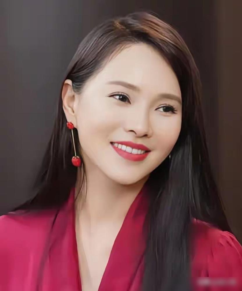 伊能静当着儿子的面，评价前夫庾澄庆。你以为是场面话？不，她讲出的细节，让多少现任