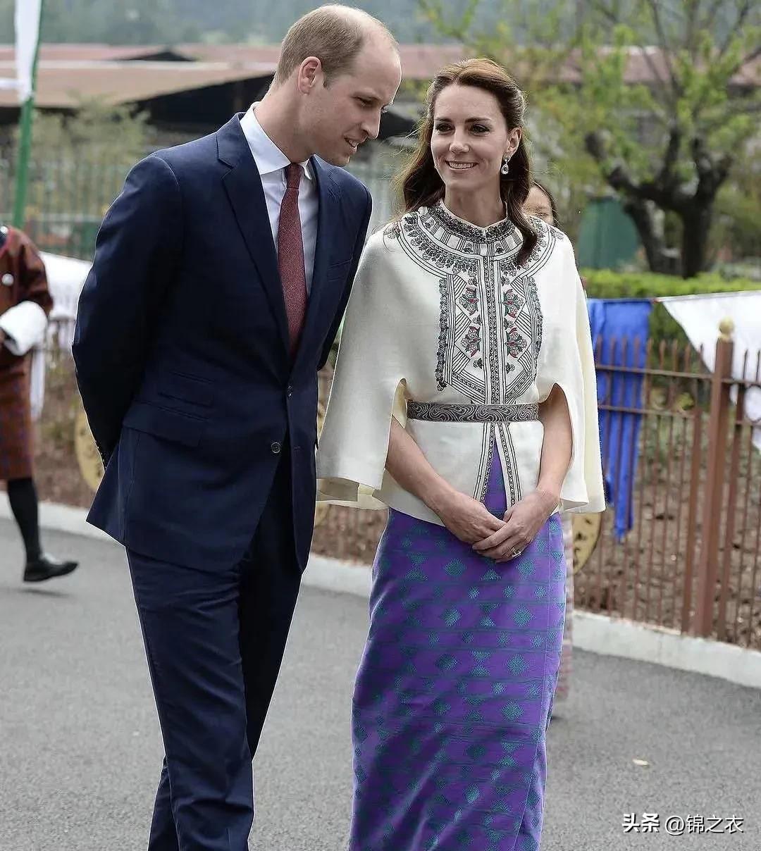 感觉凯特家很有耐心，三代托举，而凯特刚开始设想的不是王子，她的目标应该是嫁的比她