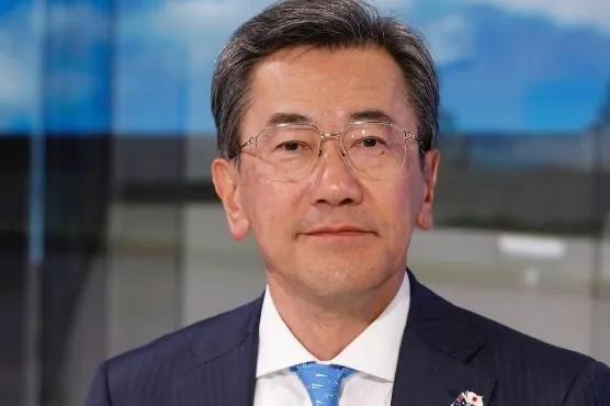 日本前外交官山上信吾地说，“不知为何，自古以来，日本人对中国的文化和事物都怀着一